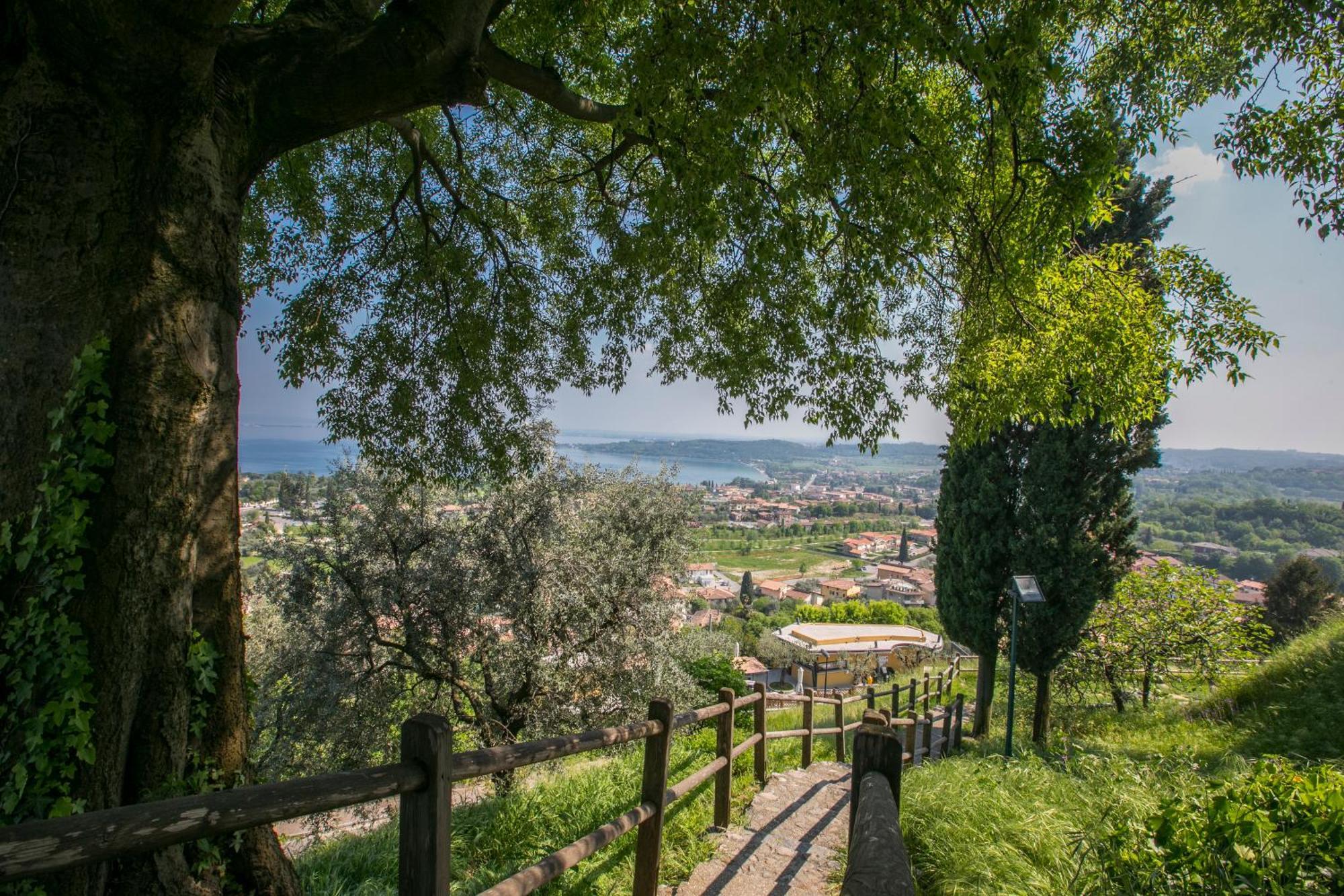 Almavite Wine Resort With Pool Desenzano del Garda Exterior foto